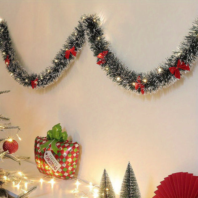 Battery-Operated Christmas Garland with Warm White LED Lights – Classic Indoor Holiday Decoration with Timer