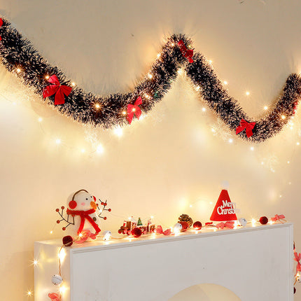 Battery-Operated Christmas Garland with Warm White LED Lights – Classic Indoor Holiday Decoration with Timer