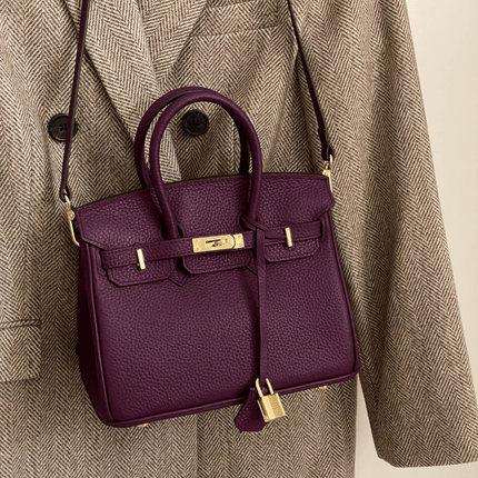 Iconic Vegan Leather Handbag – Timeless Design with Gold Accents