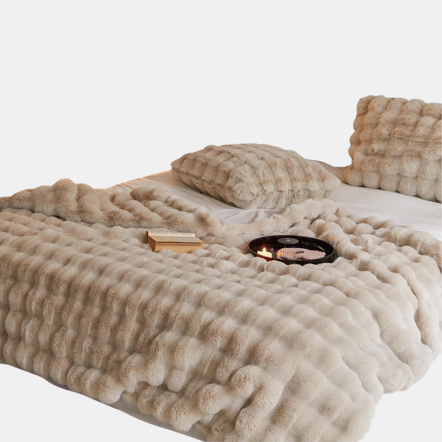 Luxury Faux Fur Weighted Blanket 59" x 79" – Ultra-Soft Chunky Knit Throw for Cozy Comfort
