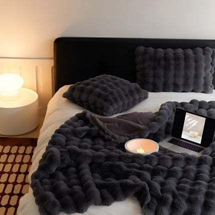 Luxury Faux Fur Weighted Blanket 59" x 79" – Ultra-Soft Chunky Knit Throw for Cozy Comfort