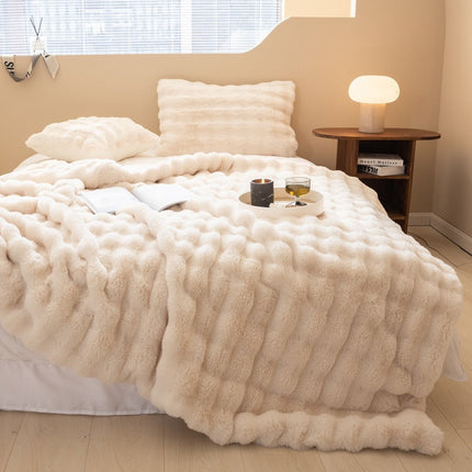 Luxury Faux Fur Weighted Blanket 59" x 79" – Ultra-Soft Chunky Knit Throw for Cozy Comfort