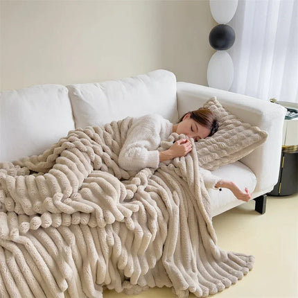 Cozy Fleece Throw Blanket 59" x 79" – Soft, Warm, Plaid Design for Fall & Winter