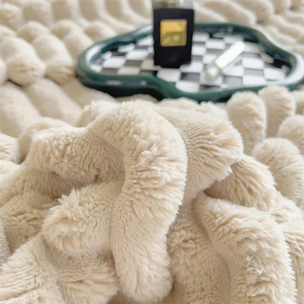 Cozy Fleece Throw Blanket 59" x 79" – Soft, Warm, Plaid Design for Fall & Winter