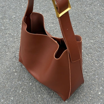 Elegant Shoulder Bag with Detachable Pouch – Spacious & Stylish for Daily Use