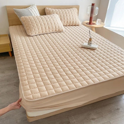 Dream Pillow Waterproof Mattress Protector – Hypoallergenic, Breathable, Machine Washable, Fits Twin to King Sizes