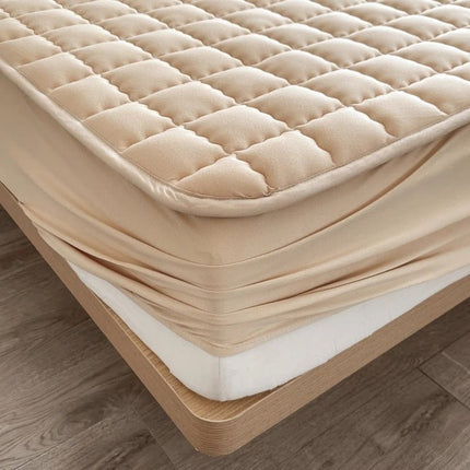 Dream Pillow Waterproof Mattress Protector – Hypoallergenic, Breathable, Machine Washable, Fits Twin to King Sizes