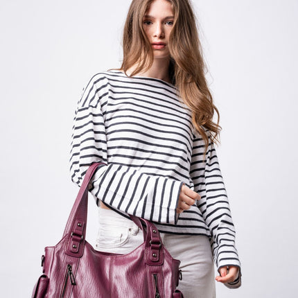 Black Leather Shoulder Bag with Side Pockets – Spacious & Elegant Women’s Leather Handbag