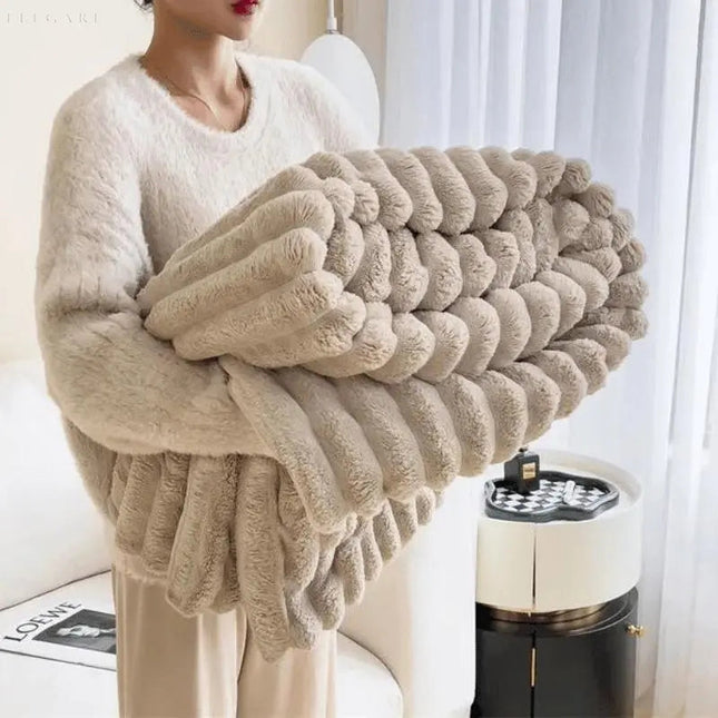 Luxurious Faux Sheepskin & Coral Fleece Throw Blanket – Super-Soft Cozy Faux Shearling Throw (47" × 59", 59" × 79", 71" × 79", 79" × 91")