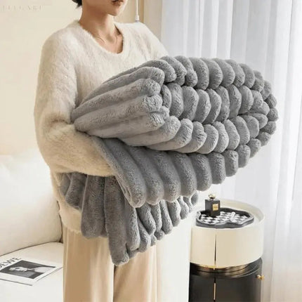 Luxurious Faux Sheepskin & Coral Fleece Throw Blanket – Super-Soft Cozy Faux Shearling Throw (47" × 59", 59" × 79", 71" × 79", 79" × 91")