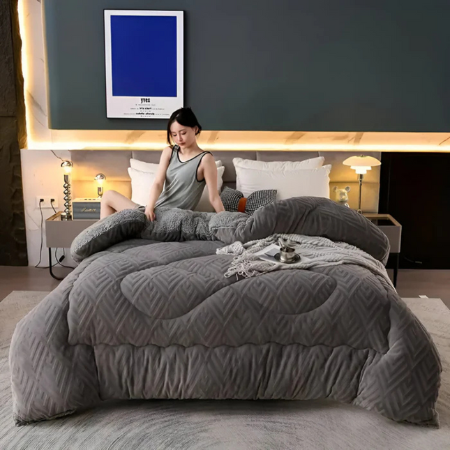 Cozy Fleece Bedspread – Ultra-Soft, All-Season Blanket for Bedroom & Living Room