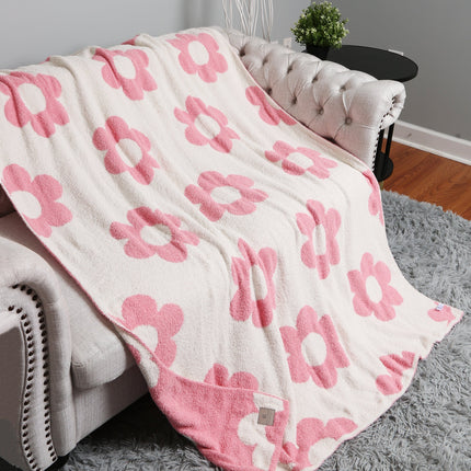 Retro Daisy Throw Blanket | Soft Floral Fleece Plaid in Beige or Pink