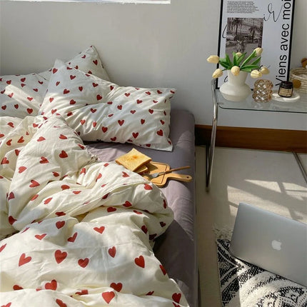 Heart Pattern Bedding Set – Soft & Cozy Twin, Full & Queen Sizes – Romantic Bedroom Decor