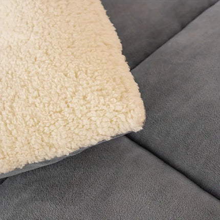 Luxury Lamb Velvet Throw Blanket 59" x 79" & 79" x 91" – Soft, Temperature-Regulating & Machine Washable