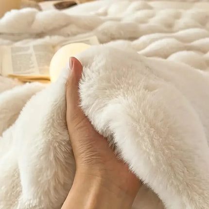 Luxury Reversible Faux Fur Throw Blanket 59" x 79" – Ultra-Soft, Cozy & Machine Washable
