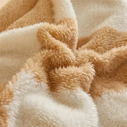 Checkered Winter Fleece Blanket – Soft & Warm Plaid Throw for Bed and Sofa