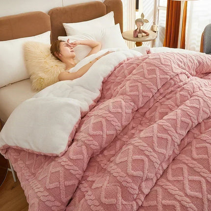 Luxury Warm Winter Blanket – Ultra Soft Thick Fleece Throw with Stylish Pattern