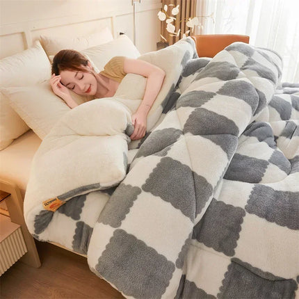 Checkered Winter Fleece Blanket – Soft & Warm Plaid Throw for Bed and Sofa