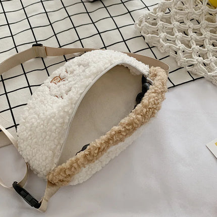 Woven Rattan Crossbody Bag with Brown Leather Accents – Stylish & Lightweight Summer Accessory
