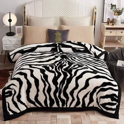 Luxury Floral Fleece Throw Blanket – Ultra Soft & Warm Winter Decor