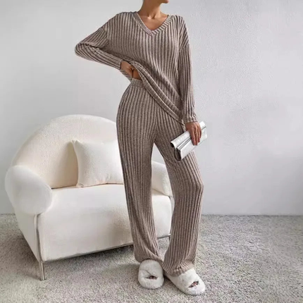 Women's Cozy Two-Piece Winter Loungewear Set – Soft Knit Sweater & Jogger Pants for Ultimate Comfort