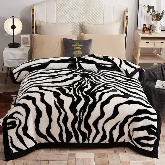 Luxury Floral Fleece Throw Blanket – Ultra Soft & Warm Winter Decor