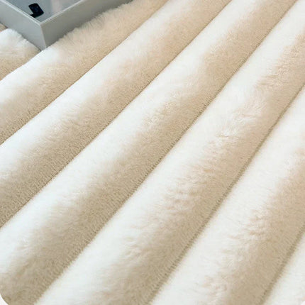 Soft Velvet Fleece Bedspread – Plush Ribbed Texture Warm Blanket for Bedroom & Couch