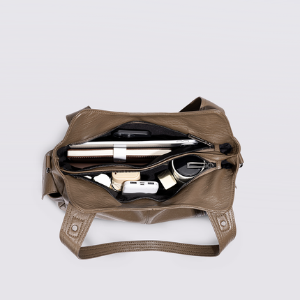 Black Leather Shoulder Bag with Side Pockets – Spacious & Elegant Women’s Leather Handbag