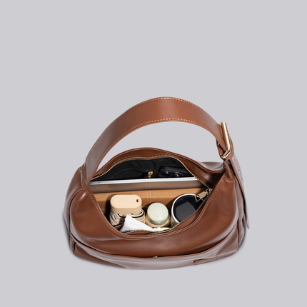 Black Shoulder Bag – Minimalist & Spacious Vegan Leather Design