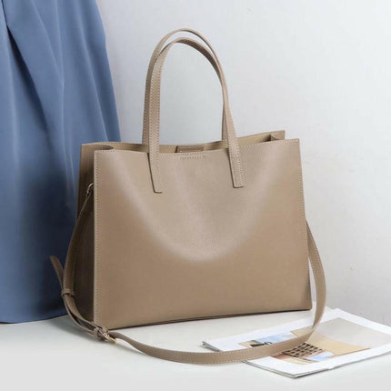 Genuine Leather Tote Bag for Women – Timeless Design, Spacious Interior & Comfortable Shoulder Strap