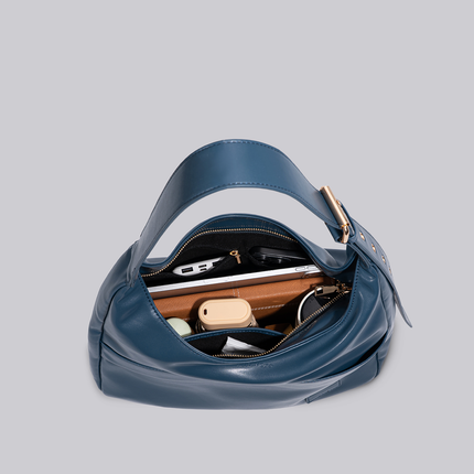 Black Shoulder Bag – Minimalist & Spacious Vegan Leather Design