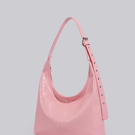 Black Shoulder Bag – Minimalist Design with Spacious Storage