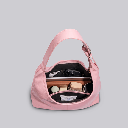 Black Shoulder Bag – Minimalist Design with Spacious Storage