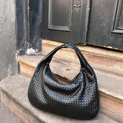 Handwoven Shoulder Bag – Stylish, Versatile & Trendy