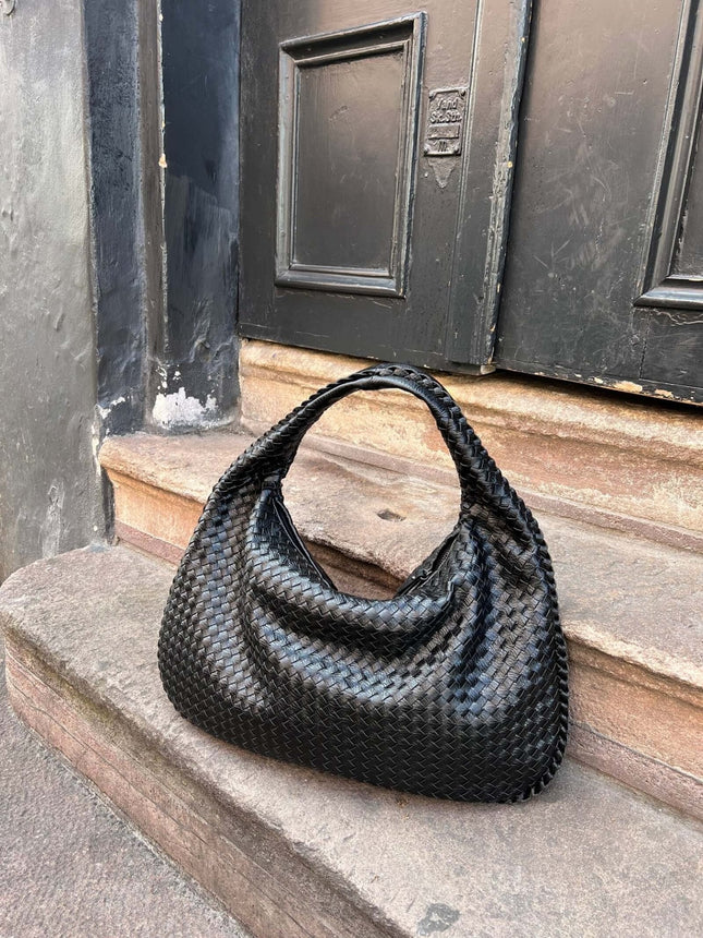 Handwoven Shoulder Bag – Stylish, Versatile & Trendy
