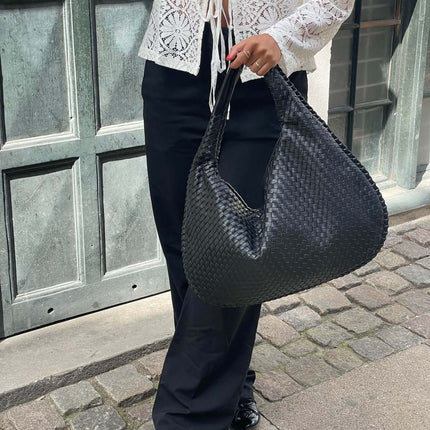 Handwoven Shoulder Bag – Stylish, Versatile & Trendy