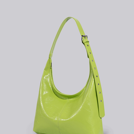 Black Shoulder Bag – Minimalist Design with Spacious Storage