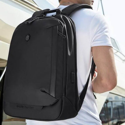 Luxe Anti-Theft 15.6" Laptop Backpack – Waterproof, USB Charging Port, Business & Travel Ready – Black